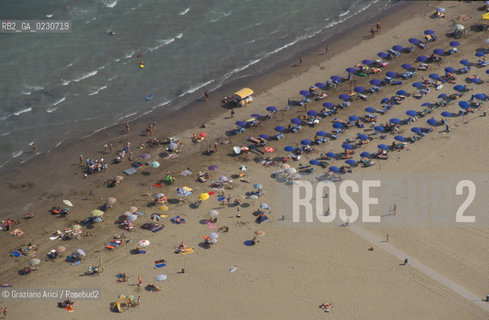 LIDO DEL CAVALLINO : SPIAGGIA -  © 2002 Graziano Arici/Rosebud2 / FOTO AEREA