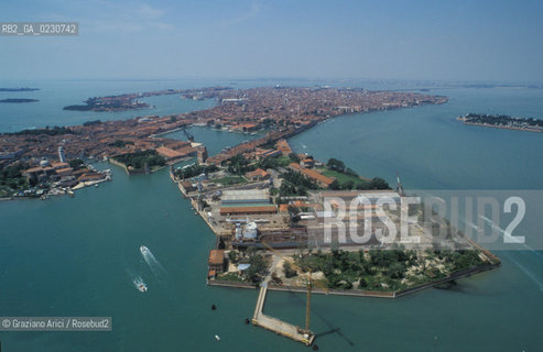 VENEZIA : ARSENALE - BACINO DI CARENAGGIO -  © 2002 Graziano Arici/Rosebud2 / FOTO AEREA / ARCHEOLOGIA INDUSTRIALE