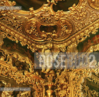 Nome: .GRAN TEATRO LA FENICE.Descrizione: .DECORAZIONI DEL PALCO REALE / VENEZIA.Credit: .Graziano Arici/Rosebud2/.Costo: .A.Nazione: .ITALIA.Città: .VENEZIA.Data: .1985 ca.
