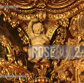 Nome: .GRAN TEATRO LA FENICE.Descrizione: .DECORAZIONI DEL SOFFITTO  DEL PALCO REALE / VENEZIA.Credit: .Graziano Arici/Rosebud2/.Costo: .A.Nazione: .ITALIA.Città: .VENEZIA.Data: .1985 ca.