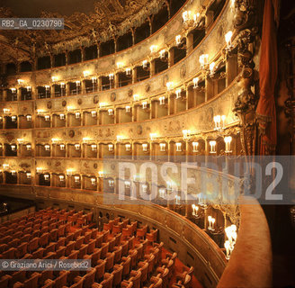 Nome: .GRAN TEATRO LA FENICE.Descrizione: .SALA TEATRALE / VENEZIA.Credit: .Graziano Arici/Rosebud2/.Costo: .A.Nazione: .ITALIA.Città: .VENEZIA.Data: .1985 ca.