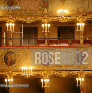 Nome: .GRAN TEATRO LA FENICE.Descrizione: .DECORAZIONI DEI PALCHI / VENEZIA.Credit: .Graziano Arici/Rosebud2/.Costo: .A.Nazione: .ITALIA.Città: .VENEZIA.Data: .1985 ca.