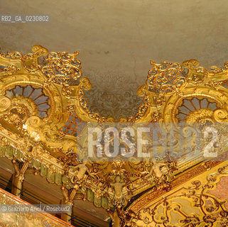 Nome: .GRAN TEATRO LA FENICE.Descrizione: .DECORAZIONI DEL SOFFITTO / VENEZIA.Credit: .Graziano Arici/Rosebud2/.Costo: .A.Nazione: .ITALIA.Città: .VENEZIA.Data: .1985 ca.