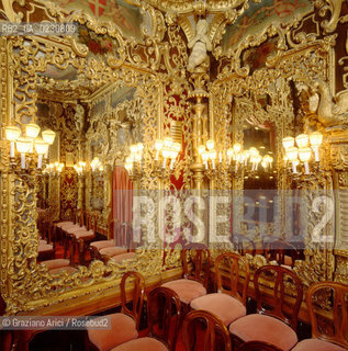Nome: .GRAN TEATRO LA FENICE.Descrizione: .PALCO REALE / VENEZIA.Credit: .Graziano Arici/Rosebud2/.Costo: .A.Nazione: .ITALIA.Città: .VENEZIA.Data: .1985 ca.