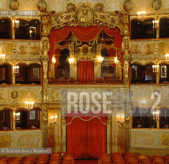 Nome: .GRAN TEATRO LA FENICE.Descrizione: .PALCO REALE / VENEZIA.Credit: .Graziano Arici/Rosebud2/.Costo: .A.Nazione: .ITALIA.Città: .VENEZIA.Data: .1985 ca.