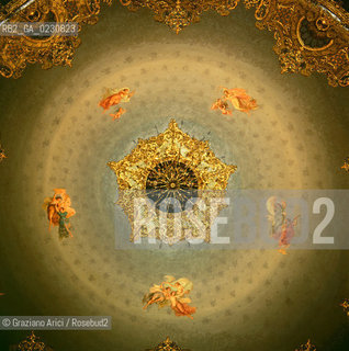 Nome: ..GRAN TEATRO LA FENICE..Descrizione: ..DECORAZIONI DEL SOFFITTO CON DIPINTI DEL GAVAGNIN / VENEZIA..Credit: ..Graziano Arici/Rosebud2/..Costo: ..A..Nazione: ..ITALIA..Città: ..VENEZIA..Data: ..1985 ca.