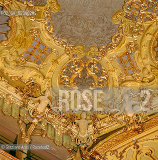 Nome: .GRAN TEATRO LA FENICE.Descrizione: .DECORAZIONI DEL SOFFITTO / VENEZIA.Credit: .Graziano Arici/Rosebud2/.Costo: .A.Nazione: .ITALIA.Città: .VENEZIA.Data: .1985 ca.