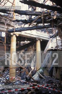 Nome: ..GRAN TEATRO LA FENICE..Descrizione: ..IL FOYER DOPO LINCENDIO / VENEZIA..Credit: ..Graziano Arici/Rosebud2/..Costo: ..A..Nazione: ..ITALIA..Città: ..VENEZIA..Data: ..FEBBRAIO 1996