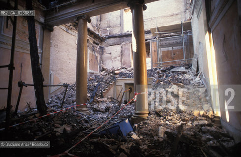 Nome: ..GRAN TEATRO LA FENICE..Descrizione: ..IL FOYER DOPO LINCENDIO / VENEZIA..Credit: ..Graziano Arici/Rosebud2/..Costo: ..A..Nazione: ..ITALIA..Città: ..VENEZIA..Data: ..FEBBRAIO 1996