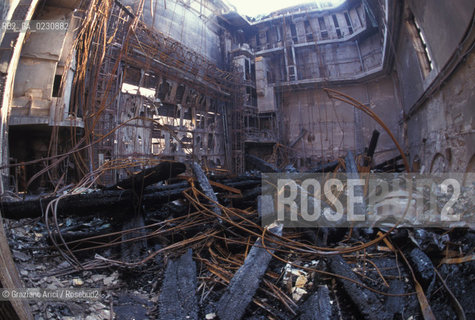 Nome: ..GRAN TEATRO LA FENICE..Descrizione: ..IL TEATRO IL GIORNO DOPO LINCENDIO / VENEZIA..Credit: ..Graziano Arici/Rosebud2/..Costo: ..B..Nazione: ..ITALIA..Città: ..VENEZIA..Data: ..30/01/1996