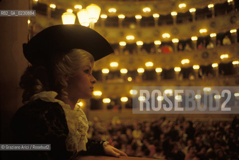 Nome: .GRAN TEATRO LA FENICE.Descrizione: .PALCHI FESTA DI CARNEVALE / VENEZIA.Credit: .Graziano Arici/Rosebud2/.Costo: .A.Nazione: .ITALIA.Città: .VENEZIA.Data: .1985 ca.