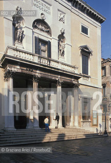 Nome: ..GRAN TEATRO LA FENICE..Descrizione: ..FACCIATA  / VENEZIA..Credit: ..Graziano Arici/Rosebud2/..Costo: ..A..Nazione: ..ITALIA..Città: ..VENEZIA..Data: ..1985 c.a.