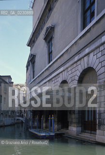 Nome: ..GRAN TEATRO LA FENICE..Descrizione: ..FACCIATA  / VENEZIA ENTRATA DACQUA CANALE..Credit: ..Graziano Arici/Rosebud2/..Costo: ..A..Nazione: ..ITALIA..Città: ..VENEZIA..Data: ..1985 c.a.
