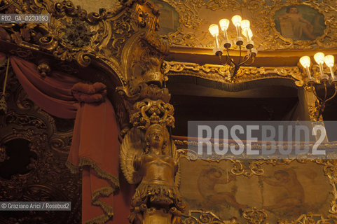 Nome: ..GRAN TEATRO LA FENICE..Descrizione: ..PALCHI / VENEZIA..Credit: ..Graziano Arici/Rosebud2/..Costo: ..A..Nazione: ..ITALIA..Città: ..VENEZIA..Data: ..1985 ca.