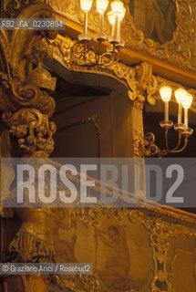 Nome: .GRAN TEATRO LA FENICE.Descrizione: .DECORAZIONE DEI PALCHI CARIATIDE / VENEZIA.Credit: .Graziano Arici/Rosebud2/.Costo: .A.Nazione: .ITALIA.Città: .VENEZIA.Data: .1985 ca.