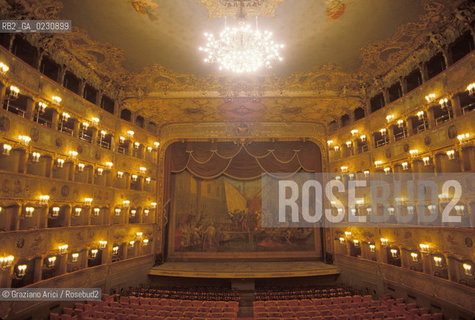 Nome: .GRAN TEATRO LA FENICE.Descrizione: .SALA / VENEZIA.Credit: .Graziano Arici/Rosebud2/.Costo: .A.Nazione: .ITALIA.Città: .VENEZIA.Data: .1985 ca.