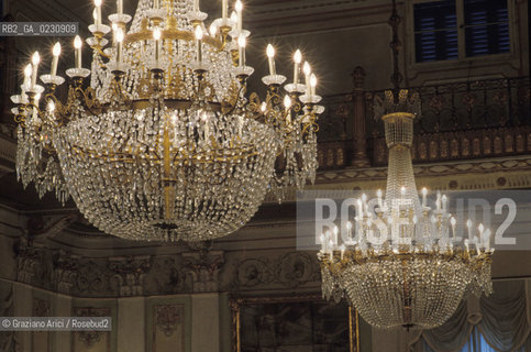 Nome: .GRAN TEATRO LA FENICE.Descrizione: .SALE APOLLINEE/ VENEZIA LAMPADARI.Credit: .Graziano Arici/Rosebud2/.Costo: .A.Nazione: .ITALIA.Città: .VENEZIA.Data: .1985 ca.