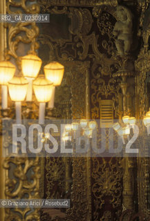 Nome: .GRAN TEATRO LA FENICE.Descrizione: .PALCO REALE / VENEZIA.Credit: .Graziano Arici/Rosebud2/.Costo: .A.Nazione: .ITALIA.Città: .VENEZIA.Data: .1985 ca.