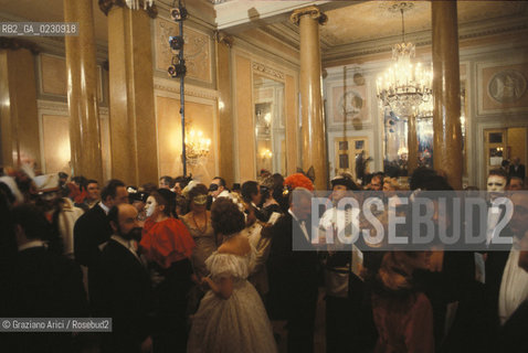 Nome: ..GRAN TEATRO LA FENICE..Descrizione: ..FOYER FESTA DI CARNEVALE / VENEZIA..Credit: ..Graziano Arici/Rosebud2/..Costo: ..A..Nazione: ..ITALIA..Città: ..VENEZIA..Data: ..1985 ca.