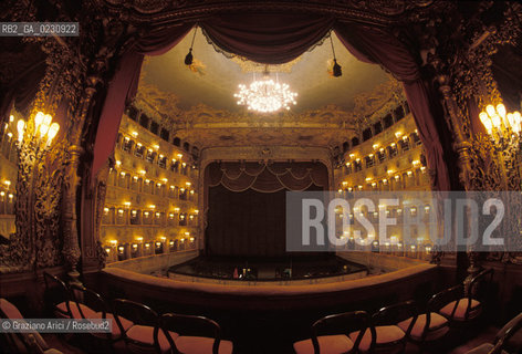 Nome: .GRAN TEATRO LA FENICE.Descrizione: .SALA / VENEZIA.Credit: .Graziano Arici/Rosebud2/.Costo: .A.Nazione: .ITALIA.Città: .VENEZIA.Data: .1985 ca.