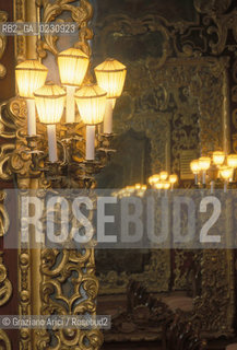 Nome: .GRAN TEATRO LA FENICE.Descrizione: .PALCO REALE / VENEZIA.Credit: .Graziano Arici/Rosebud2/.Costo: .A.Nazione: .ITALIA.Città: .VENEZIA.Data: .1985 ca.