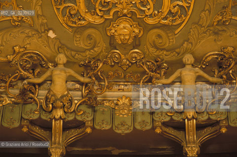 Nome: .GRAN TEATRO LA FENICE.Descrizione: .PARTICOLARE DI UN PALCO / VENEZIA / CARIATIDI.Credit: .Graziano Arici/Rosebud2/.Costo: .A.Nazione: .ITALIA.Città: .VENEZIA.Data: .1985 ca.