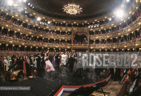 Nome: .GRAN TEATRO LA FENICE.Descrizione: .SALA FESTA DI CARNEVALE / VENEZIA.Credit: .Graziano Arici/Rosebud2/.Costo: .A.Nazione: .ITALIA.Città: .VENEZIA.Data: .1985 ca.