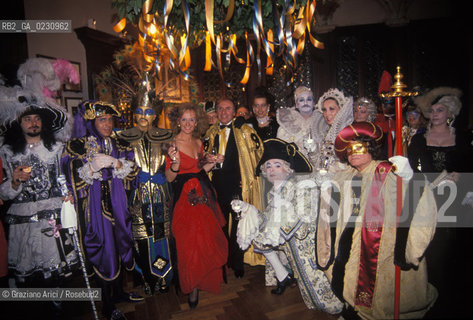 Localizzazione:..VENEZIA..Oggetto:..Soggetto:..FESTA DI CARNEVALE IN UN PALAZZO..Cronologia: ..Definizione Culturale:..   Autore: ..   Stile: ..   Editori/Stampatori:..   Committenza:..Materia e Tecnica:..Collocazione:..Note:..FESTE..Riproduzione Fotografica:..Copyright:..Graziano Arici/Rosebud2 .Data:..1996..Costo:..A