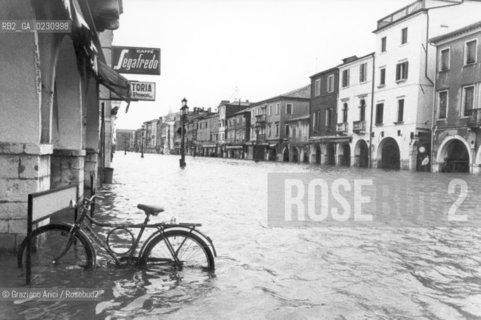 ACQUA ALTA  A CHIOGGIA ©Graziano Arici/Rosebud2 / ALTA MAREA  ©Graziano Arici/Rosebud2