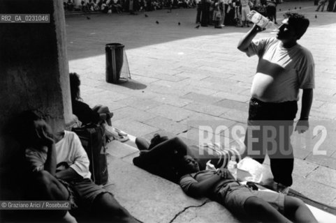  GENTE DI VENEZIA  MOSTRA DI Graziano Arici/Rosebud2 @ 2002 Graziano Arici/Rosebud2 - 2A 13/16A