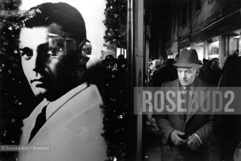  GENTE DI VENEZIA  MOSTRA DI Graziano Arici/Rosebud2 @ 2002 Graziano Arici/Rosebud2 - J 46/18..