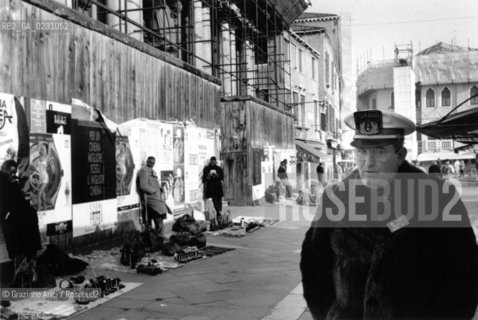  GENTE DI VENEZIA  MOSTRA DI Graziano Arici/Rosebud2 @ 2002 Graziano Arici/Rosebud2 - J 55/1A