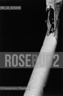  GENTE DI VENEZIA  MOSTRA DI Graziano Arici/Rosebud2 @ 2002 Graziano Arici/Rosebud2 H 26/3A..