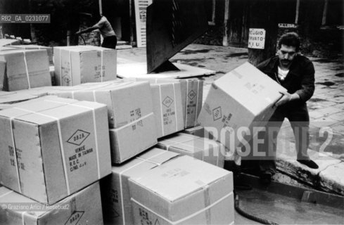  GENTE DI VENEZIA  MOSTRA DI Graziano Arici/Rosebud2 @ 2002 Graziano Arici/Rosebud2