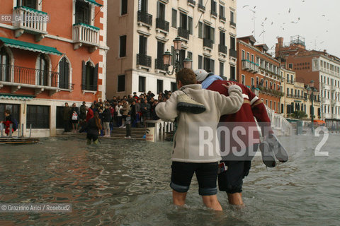 HIGH TIDE IN VENICE - 16 /11/2002  ©Graziano Arici/Rosebud2  ALTA MAREA / ACQUA ALTA