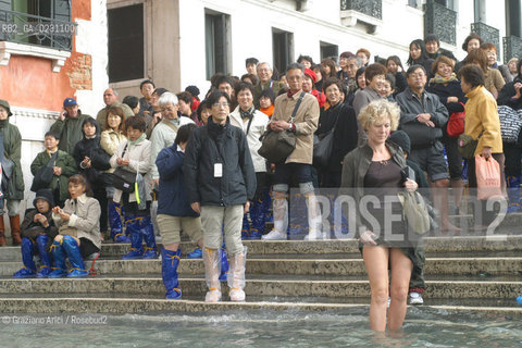 HIGH TIDE IN VENICE - 16 /11/2002  ©Graziano Arici/Rosebud2  ALTA MAREA / ACQUA ALTA