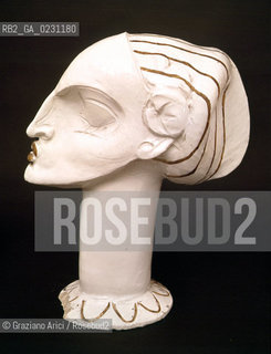 VENEZIA - MUSEO DARTE MODERNA DI CA PESARO ARTURO MARTINI ..Fanciulla piena d’amore,  1913..Terraglia  dorata a freddo..cm 37,5 x 20 x 31 ( Inv. 2023)..ARCHIVIO Graziano Arici/Rosebud2  La cessione dei diritti si intende per quanto di nostra competenza; non comprende invece le eventuali spese relative a diritti che potranno essere richiesti dagli Enti cui appartengono le opere riprese. Tali costi, ove neccessari, e l’espletamento di qualsivoglia pratica di richiesta permessi sono esclusivamente  a  carico del committente e a sua cura.