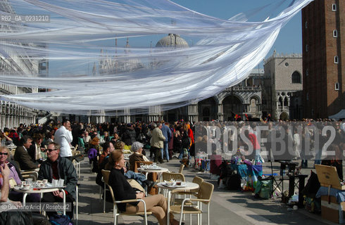 VENEZIA 2003 - CARNEVALE ALLESTIMENTO DELLA PIAZZA SAN MARCO  DI DONATO SARTORI ©Graziano Arici/Rosebud2 / TELA