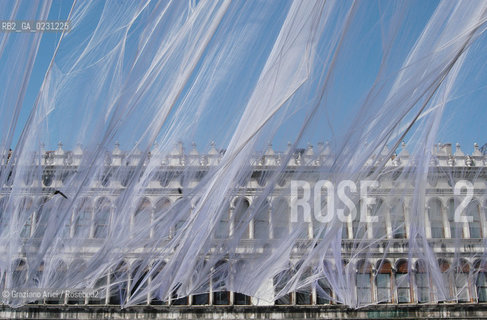VENEZIA 2003 - CARNEVALE ALLESTIMENTO DELLA PIAZZA SAN MARCO  DI DONATO SARTORI ©Graziano Arici/Rosebud2 / TELA  PROCURATIE