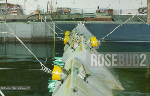 CENTRO SPERIMENTALE PER MODELLI IDRAULICI DI VOLTABAROZZO  - PROVE DI MOTO ONDOSO SULLE BARRIERE MOBILI - @ Graziano Arici/Rosebud2 /   ALTA MAREA CONSORZIO VENEZIA NUOVA