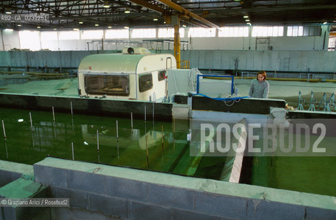 CENTRO SPERIMENTALE PER MODELLI IDRAULICI DI VOLTABAROZZO  - PROVE DI MOTO ONDOSO SULLE BARRIERE MOBILI - @ Graziano Arici/Rosebud2 /   ALTA MAREA CONSORZIO VENEZIA NUOVA
