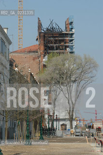 VENEZIA 15/04/03 - LINCENDIO DEL MULINO STUCKY © ARCHIVIO Graziano Arici/Rosebud2  / GIUDECCA / ARCHEOLOGIA INDUSTRIALE