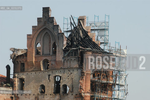 VENEZIA 17/04/03 - LINCENDIO DEL MULINO STUCKY © ARCHIVIO Graziano Arici/Rosebud2  / GIUDECCA / ARCHEOLOGIA INDUSTRIALE
