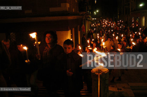 VENEZIA :MANIFESTAZIONE FIACCOLATA CONTRO LA GUERRA PER AL PACE © 2003 Graziano Arici/Rosebud2