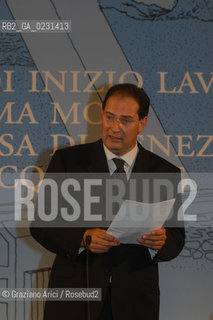 VENEZIA 14/05/03 - CERIMONIA DI INIZIO LAVORI SISTEMA MOSE PER LA DIFESA DI VENEZIA DALLE ACQUE ALTE IL GOVERNATORE DELLA REGIONE VENETO GIANCARLO GALAN   ©Graziano Arici/Rosebud2 / DIGA