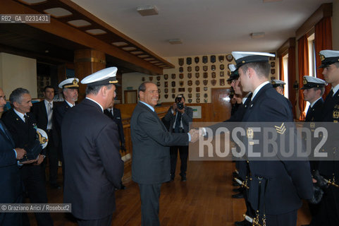VENEZIA 14/05/03 -  CERIMONIA DI INIZIO LAVORI SISTEMA MOSE PER LA DIFESA DI VENEZIA DALLE ACQUE ALTE  SILVIO BERLUSCONI CON I CADETTI DEL COLLEGIO NAVALE MOROSINI  ©Graziano Arici/Rosebud2 / DIGA /
