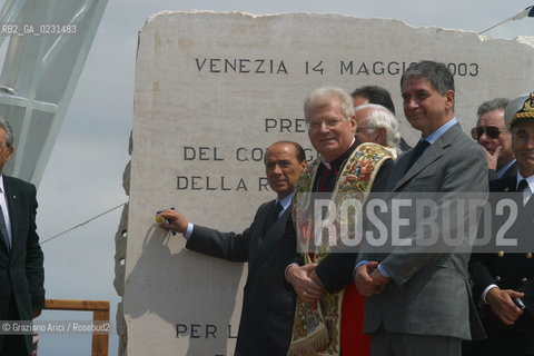 VENEZIA 14/05/03 - CERIMONIA DI INIZIO LAVORI SISTEMA MOSE PER LA DIFESA DI VENEZIA DALLE ACQUE ALTE VENEZIA  SILVIO BERLUSCONI E IL PATRARCA SCOLA -  ©Graziano Arici/Rosebud2 / DIGA ©Graziano Arici/Rosebud2 / DIGA