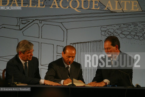 VENEZIA 14/05/03 - CERIMONIA DI INIZIO LAVORI SISTEMA MOSE PER LA DIFESA DI VENEZIA DALLE ACQUE ALTE IL PRESIDENTE DEL CONSIGLIO ON. SILVIO BERLUSCONI  ©Graziano Arici/Rosebud2 / DIGA