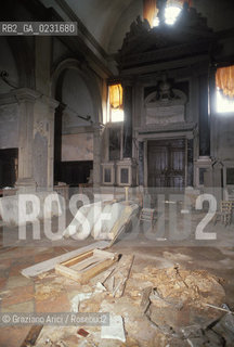 Nome:..ISOLA DI SAN CLEMENTE: INTERNO DELLA CHIESA....Localizzazione:..VENEZIA / ISOLA DI SAN CLEMENTE / LAGUNA SUD..VENICE / THE ISLE OF SAN CLEMENTE / THE SOUTH LAGOON..Soggetto:..ISOLA DI SAN CLEMENTE / INTERNO DELLA CHIESA..ISLE OF SAN CLEMENTE / INTERIOR OF THE CHURCH..Cronologia:..SEC. XVII ..XVIIth CENTURY..Autore:......Stile:..BAROCCO..BAROQUE..Editori Stampatori:......Committenza:......Materia e Tecnica:......Collocazione:......Note:..LA CHIESA E LISOLA FURONO SACCHEGGIATE NEL 1992..THE CHURCH AND ISLE HAVE BEEN SACKED IN 1992..Riproduzione Fotografica:..Graziano Arici/Rosebud2 ...Copyright:..Graziano Arici / rosebud2/....Data:..1993....Costo:..A....Key:..ISOLE ABBANDONATE / CHIESA..UNINHABITED ISLANDS / CHURCH