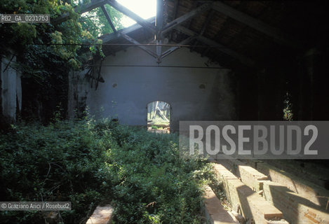 Nome:..ISOLA DI SAN GIACOMO IN PALUDO ....Localizzazione:..VENEZIA / ISOLA DI SAN  GIACOMO IN PALUDO / LAGUNA NORD..VENICE / THE ISLE OF SAN GIACOMO IN PALUDO / THE NORTH LAGOON..Soggetto:..ISOLA DI SAN GIACOMO IN PALUDO / RESTI DI UN EDIFICIO ..THE ISLE OF SAN GIACOMO IN PALUDO  / REMAINS OF A BUILDING ..Cronologia:......Autore:......Stile:......Editori Stampatori:......Committenza:......Materia e Tecnica:......Collocazione:......Note:..DAL 1860 VENNE UTILIZZATA COME POLVERIERA..SINCE1860 THE ISLE WAS USED AS A POWDER MAGAZINE ..Riproduzione Fotografica:..Graziano Arici/Rosebud2 ...Copyright:..Graziano Arici / rosebud2/....Data:..1993....Costo:..A....Key:..ISOLE ABBANDONATE..UNINHABITED ISLANDS